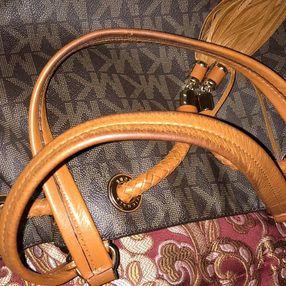 Authentic Michael Kors Handbag - image 4